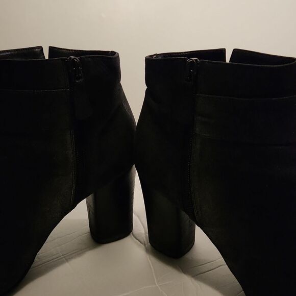 Authentic CHANEL Interlocking Boots - Picture 6 of 12